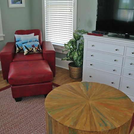 Sandbanks Summer Village Cottages Cherry Valley 외부 사진