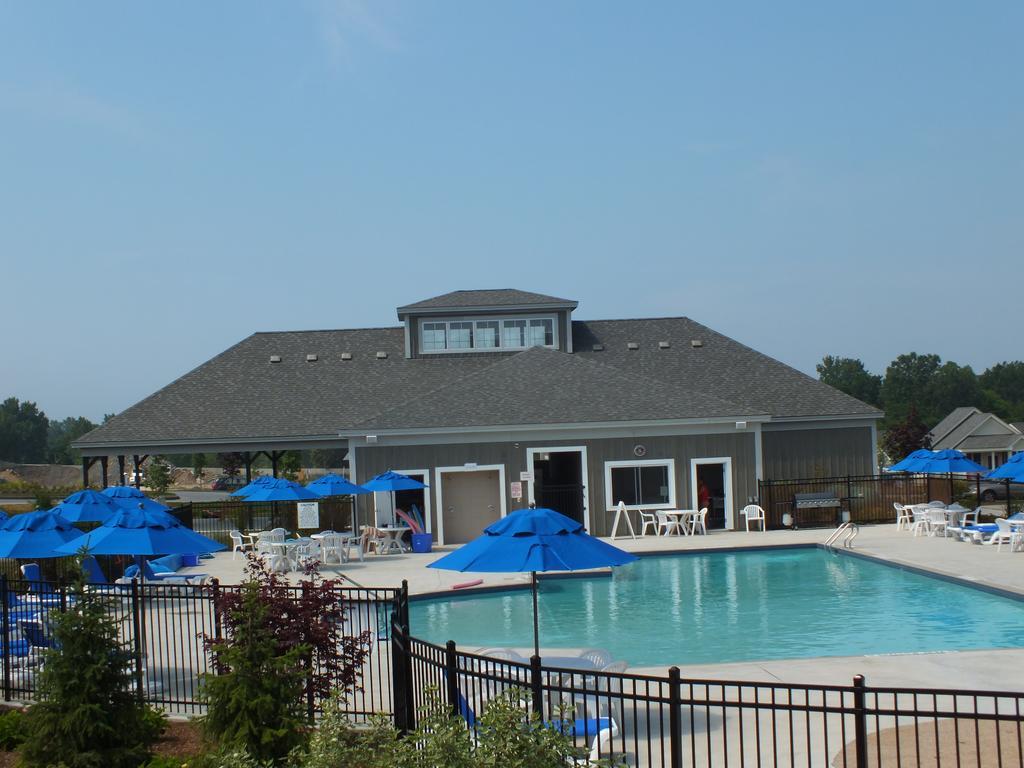 Sandbanks Summer Village Cottages Cherry Valley 외부 사진