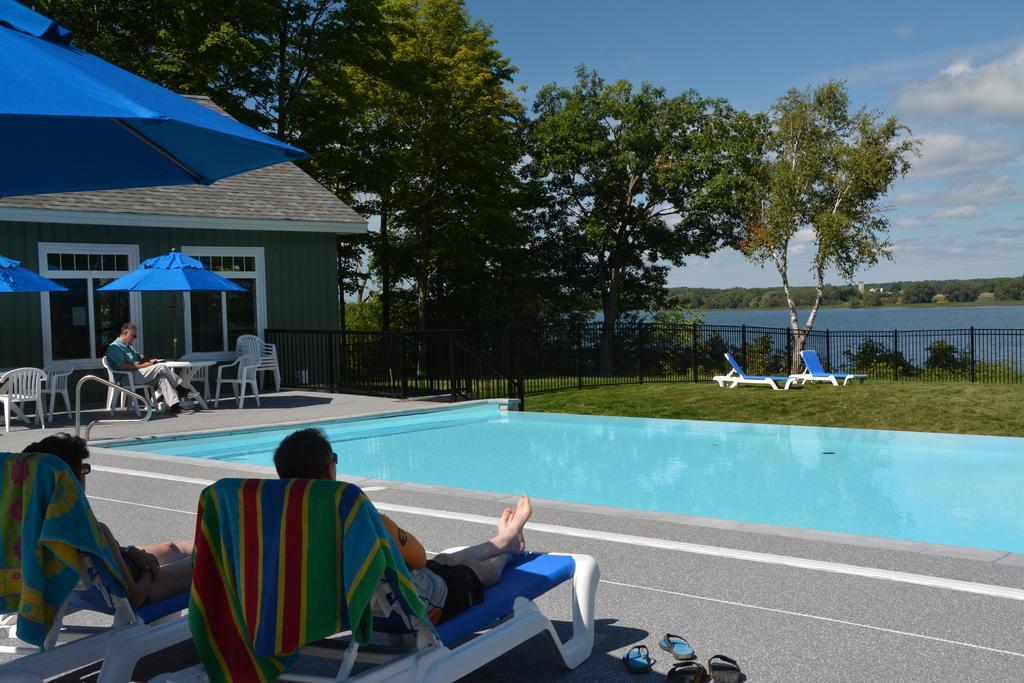 Sandbanks Summer Village Cottages Cherry Valley 외부 사진