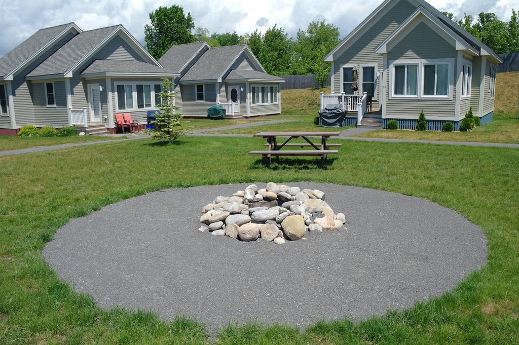 Sandbanks Summer Village Cottages Cherry Valley 외부 사진