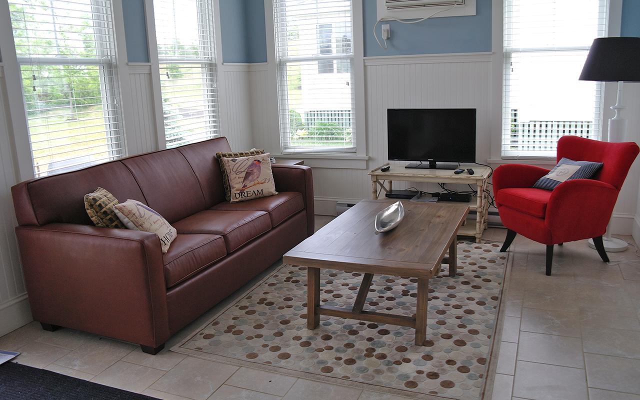 Sandbanks Summer Village Cottages Cherry Valley 외부 사진