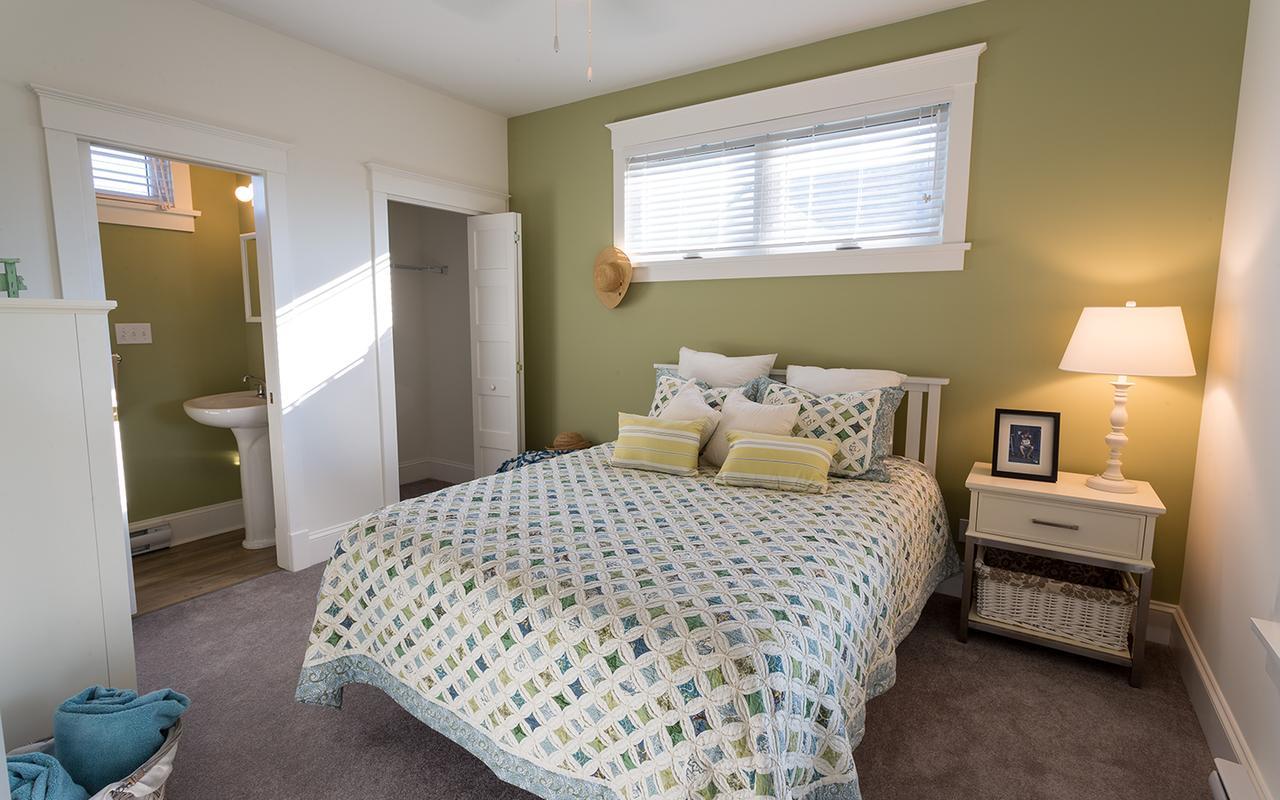 Sandbanks Summer Village Cottages Cherry Valley 외부 사진