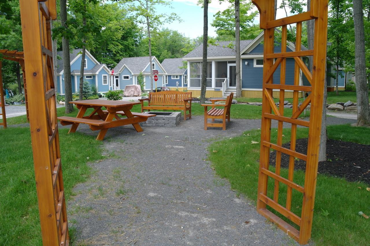 Sandbanks Summer Village Cottages Cherry Valley 외부 사진