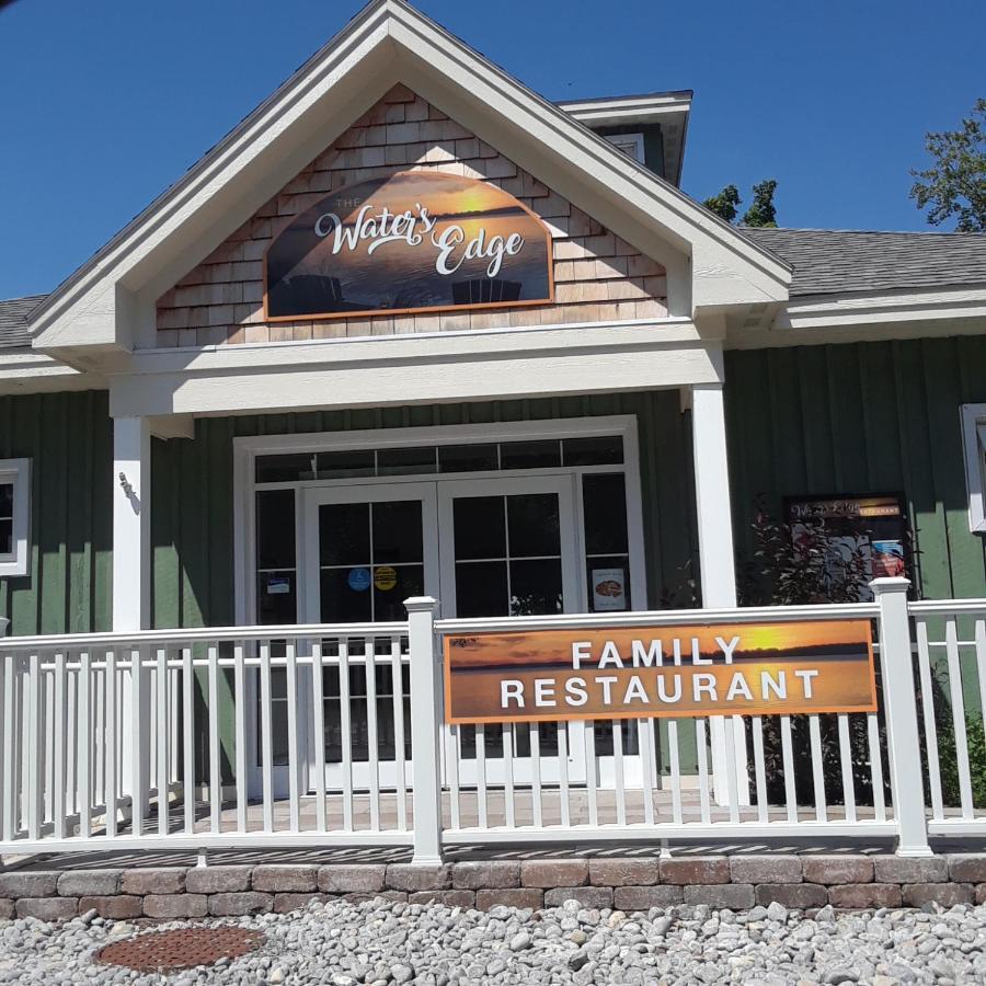 Sandbanks Summer Village Cottages Cherry Valley 외부 사진